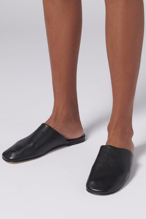 Black Floor Slide