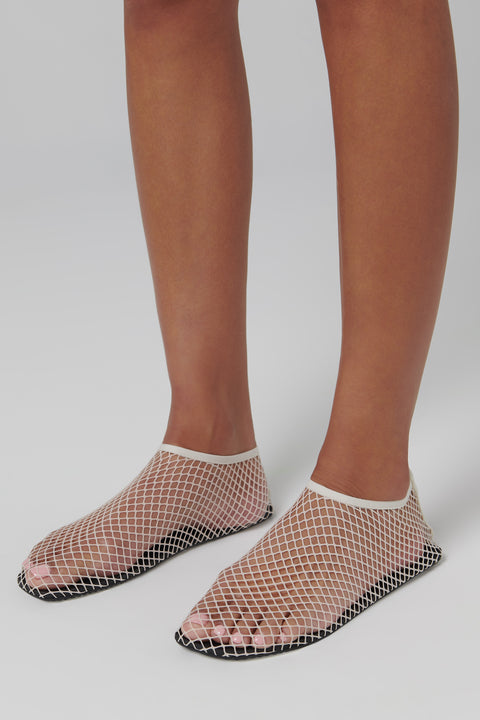 White Mesh Water Flat