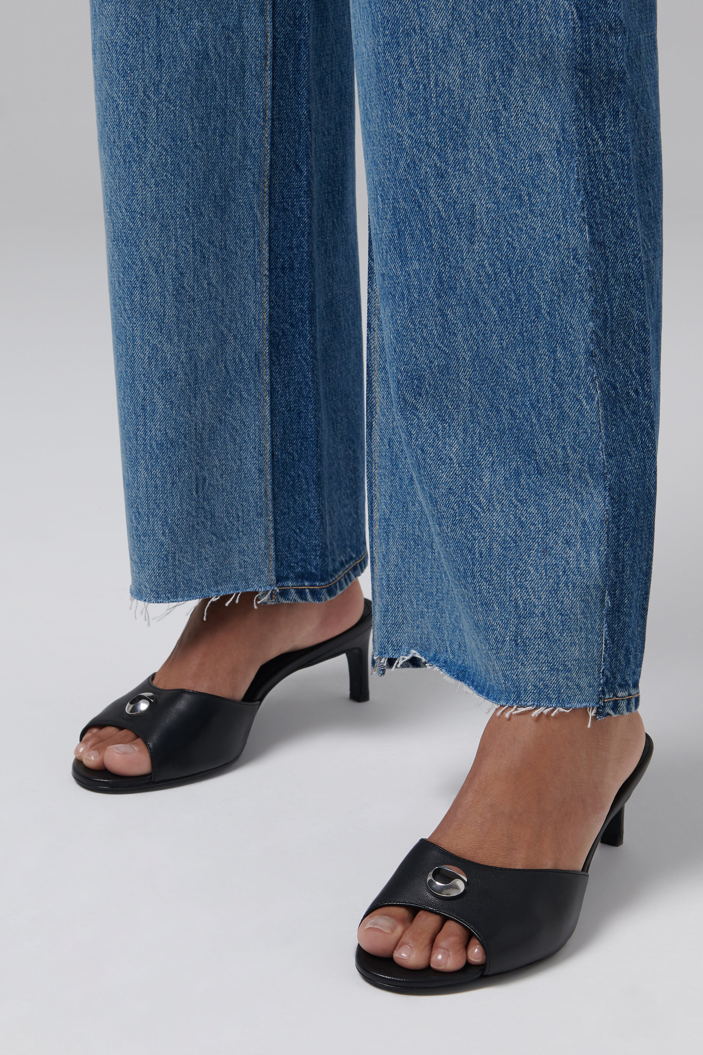 サンダル・ミュール Logo Mules - Coperni - Black - Leather Coperniのブラック ロゴ ミュールがセール中