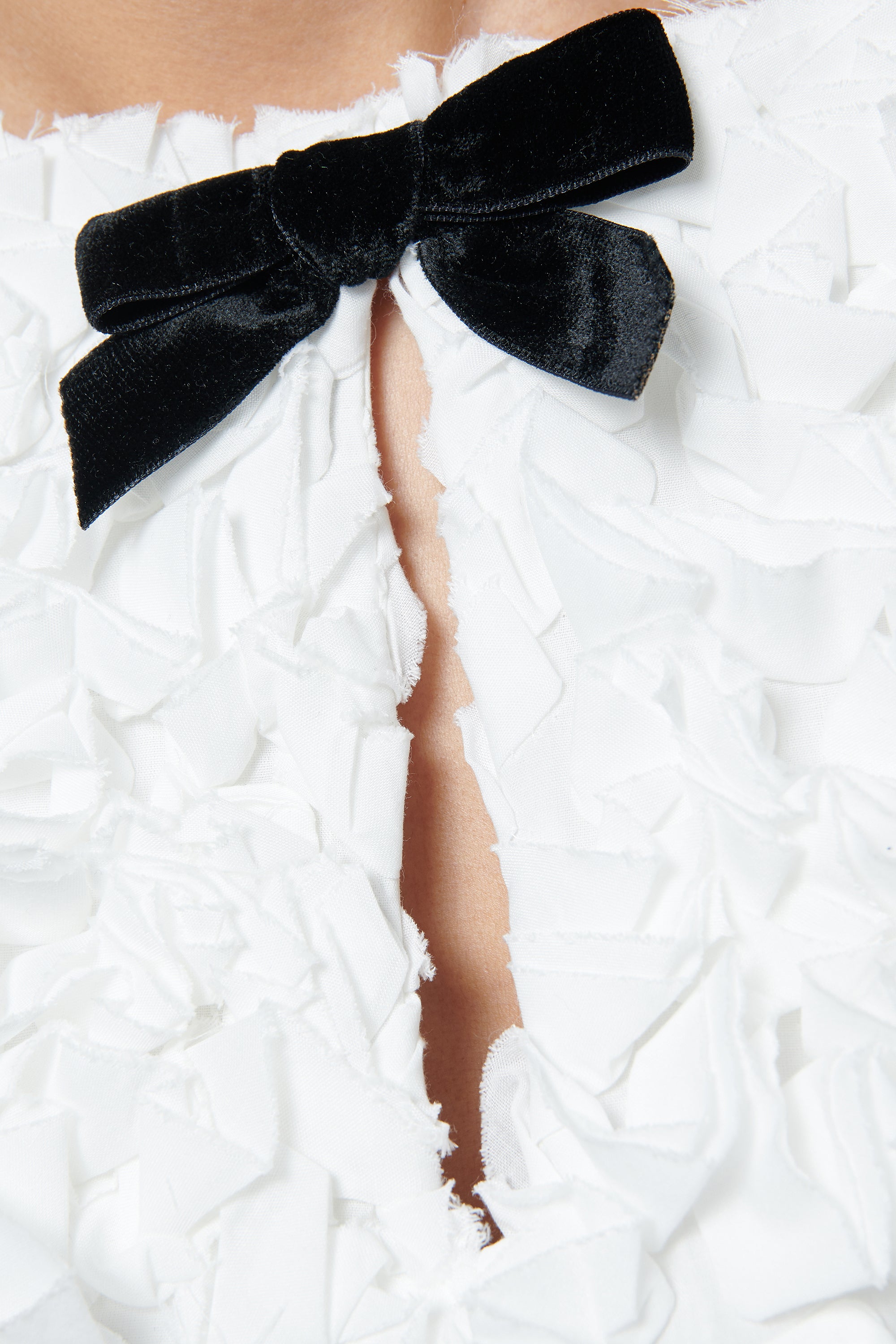 Shushu/Tong White Keyhole Cold-Shoulder Crop Top