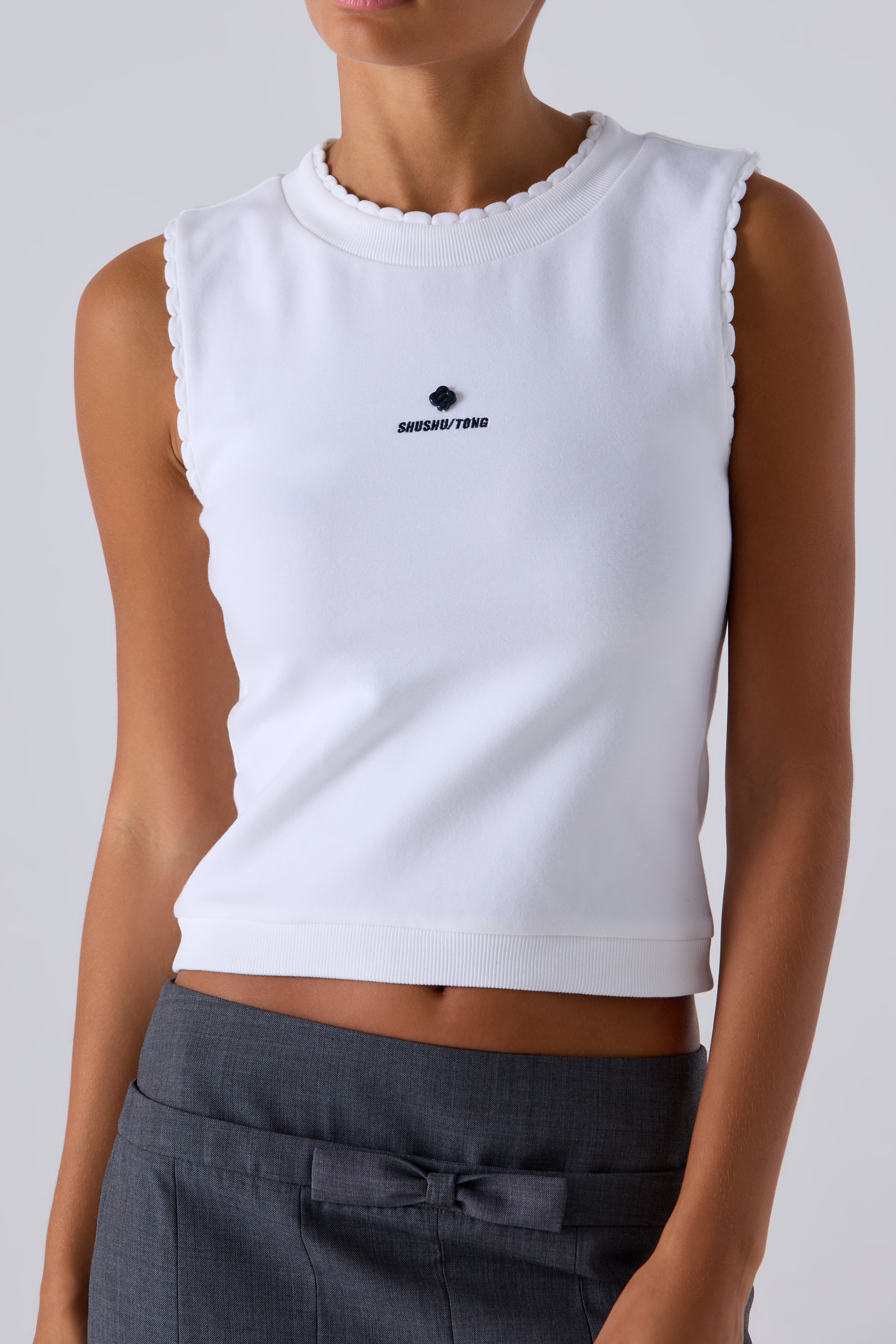 Shushu/Tong White Lace Sleeveless T-Shirt