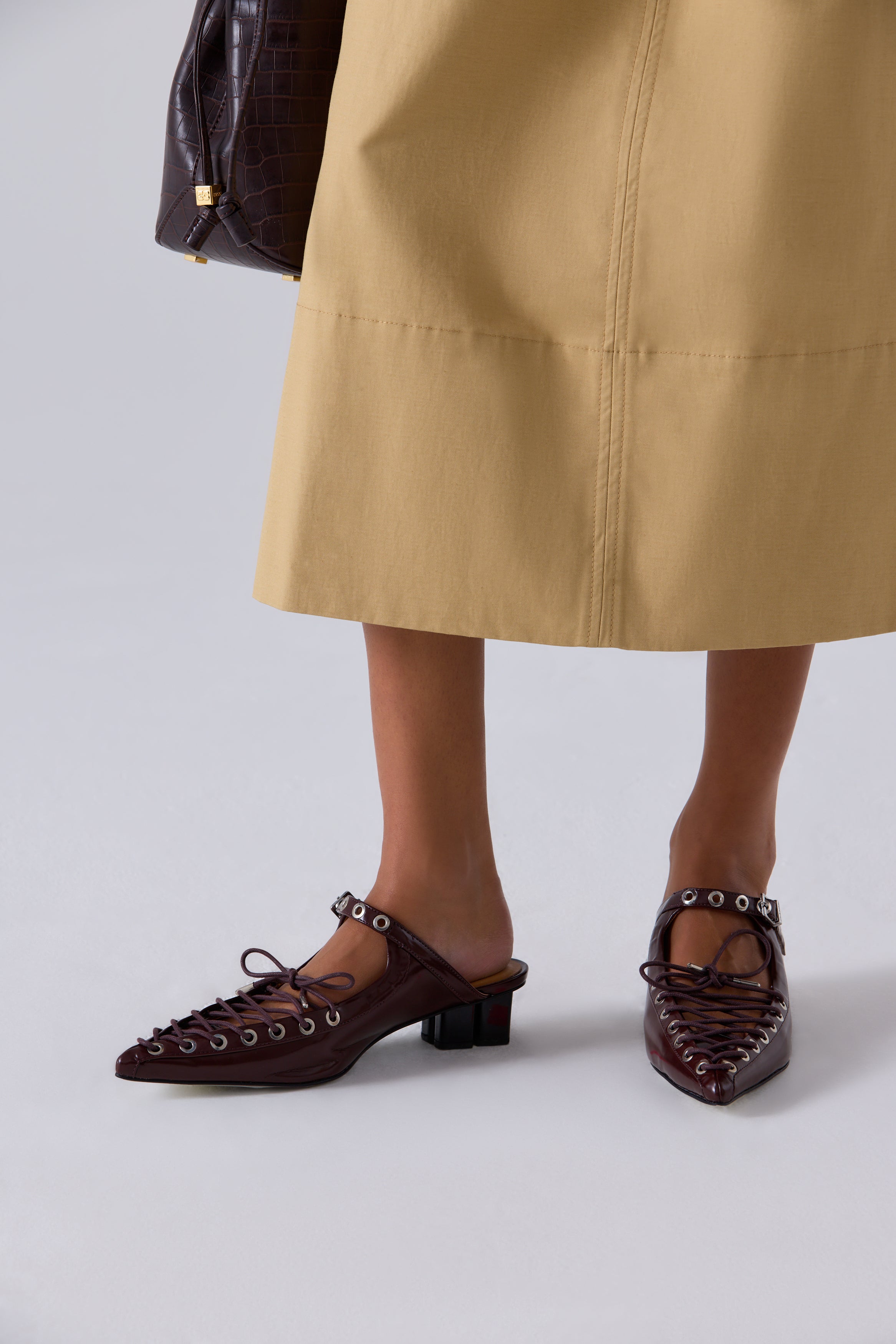 GANNI レディースウエスタンミュール　ブラウン Ganni Brown Eyelets Lace Up Mule