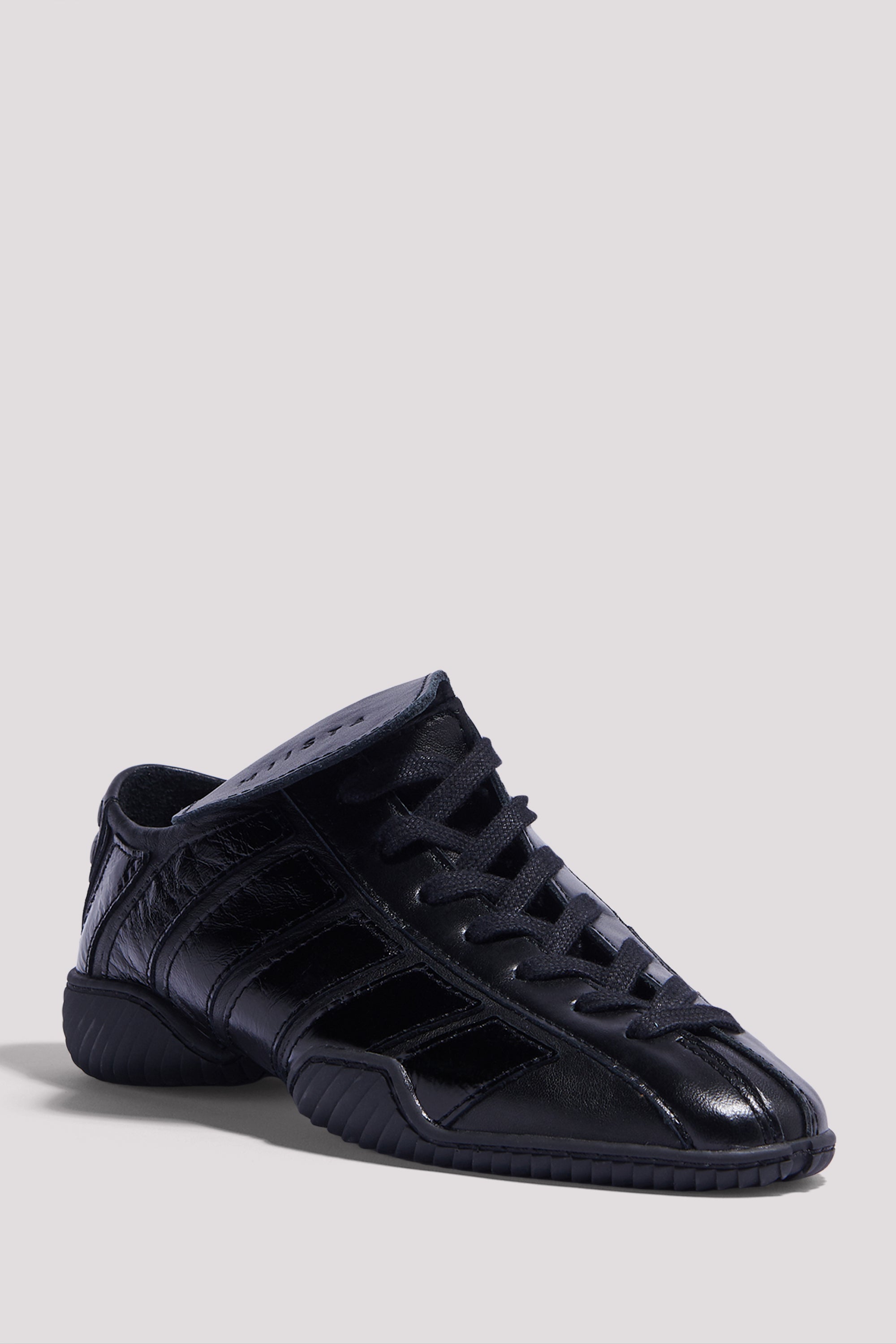 MIISTA Black Nikoletta Sneakers