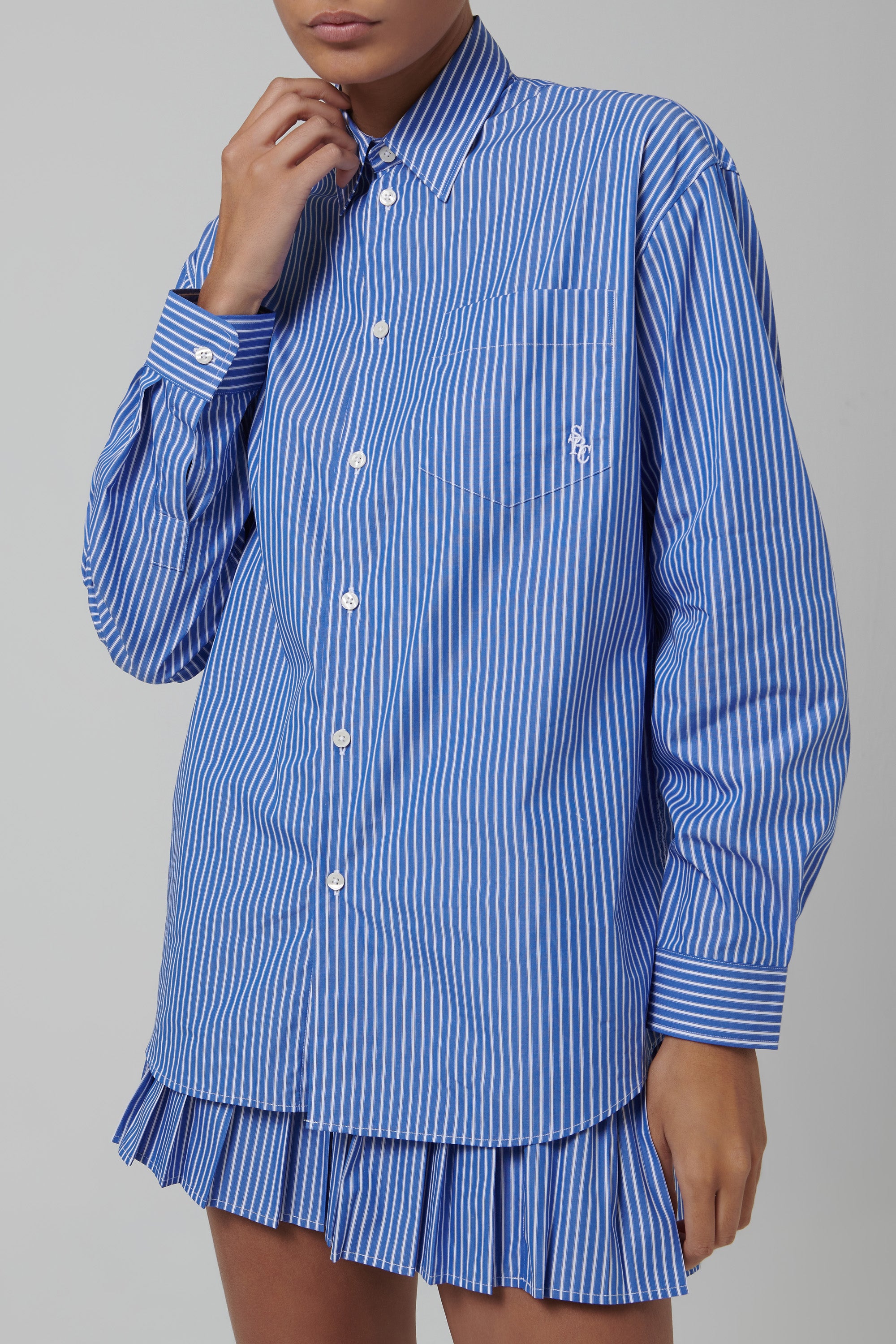 oversized blue dress shirt Sporty & Rich SRC Cotton Blue / XL Organic Graphic Tees A relaxed fit with Gold Sparkly Luxury Prom Girl Dress:3T