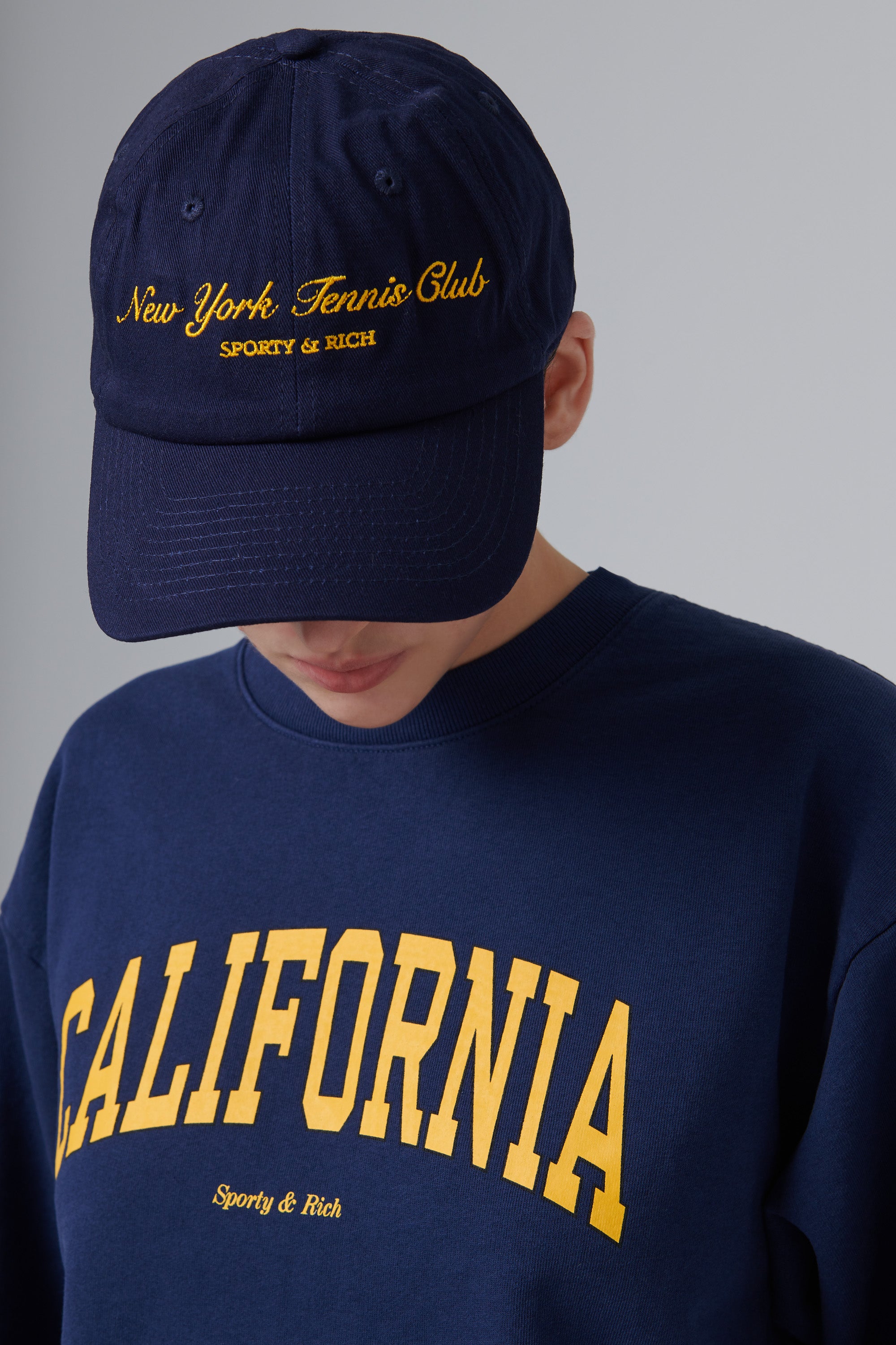 Sporty & Rich New York Ivy Hat Navy/Ruby コットン キャップ NYMINUTEHATDARKNAVY_WHITE_SPOR