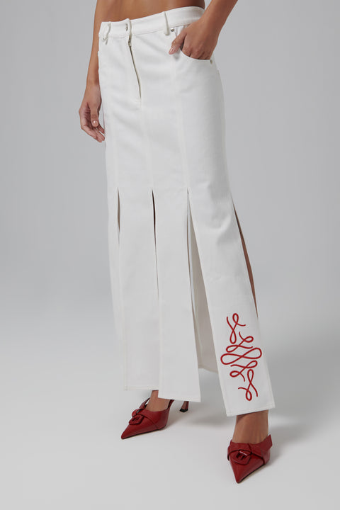 White Pleated Embroidery Skirt