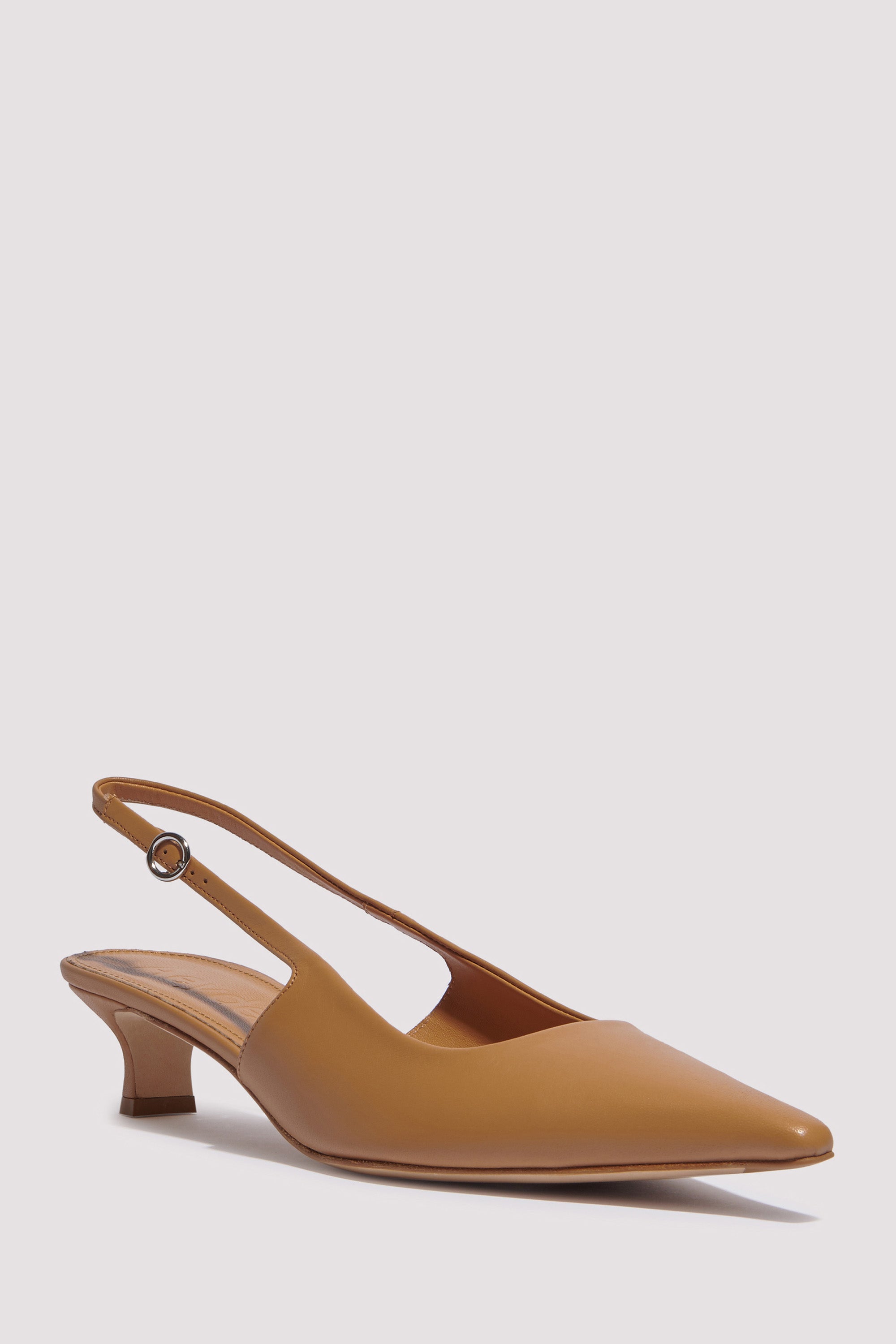 【新品未開封品】neru design kozara BRUNT LILY タン Cactus leather laced ballerinas Akira Pumps Black Nopal – BOHEMA