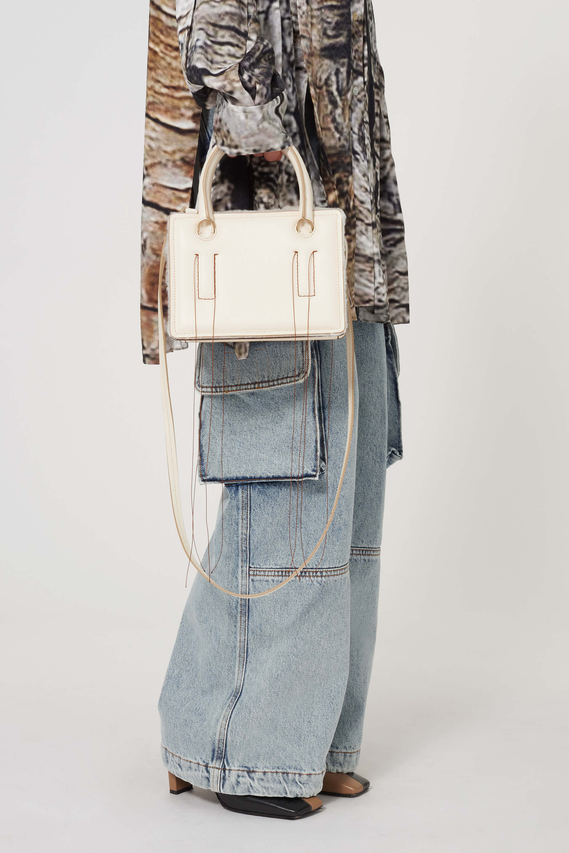 トートバッグ DENTRO Printed leather Mini Otto handbag Dentro White Mini Otto Tote Bag with Strap - Fabric of Society